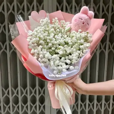 Bó Hoa Sinh Nhật Baby Trắng Thỏ Hồng